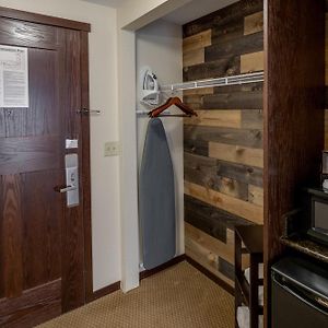 King Classic Room
